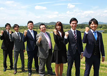 鑑定士すべてベストフレンドの正社員です。